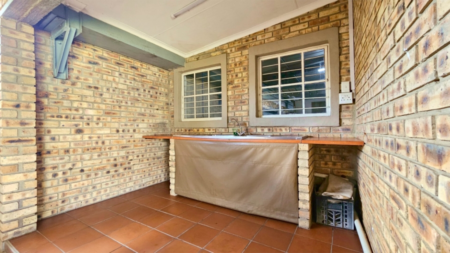  Bedroom Property for Sale in Oranjeville Free State